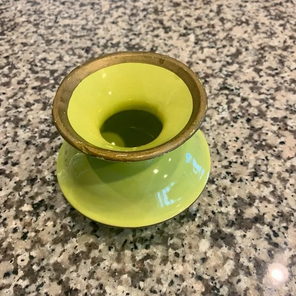 2/$20 or 3/$25 Green Vintage Vase - Picture 3 of 7